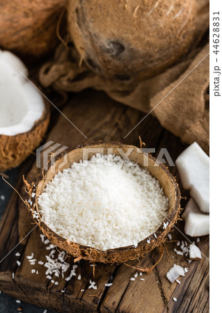 Coconut flakes 44628831
