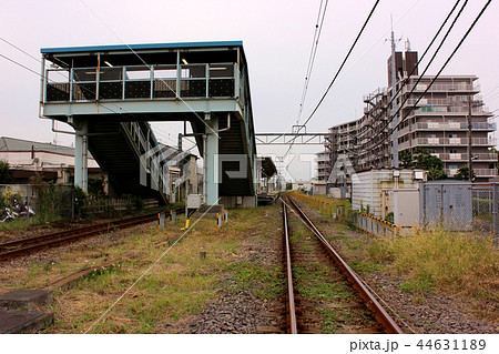 最寄の踏切から見た相模線社家駅 最寄の踏切から見た相模線社家駅 44631189
