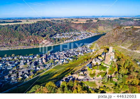 Burg Thurant, a ruined castle at the Moselle river in Germany 44632003