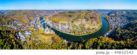 Aerial panorama of Cochem with the Reichsburg Castle and the Moselle river. Germany 44632543