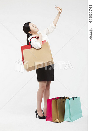 ショッピング 買い物 女性 44639741