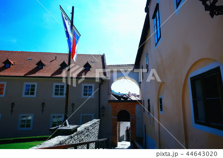 castle in czech republic / panoramic view ancient medieval castle in czech republic, tourist site of history castle in czech republic / panoramic view ancient medieval castle in czech republic, tourist site of history 44643020