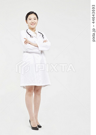 医師 女性 女 44643693