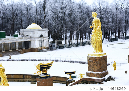The great palace with fountains The great palace with fountains 44648269