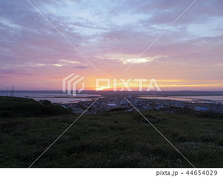 北海道霧多布岬より望む夕日 44654029