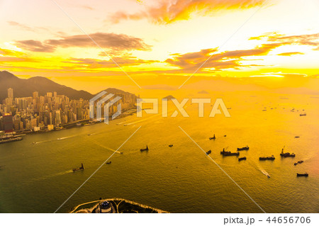 Beautiful colorful sunset in hong kong city skyline Beautiful colorful sunset in hong kong city skyline 44656706