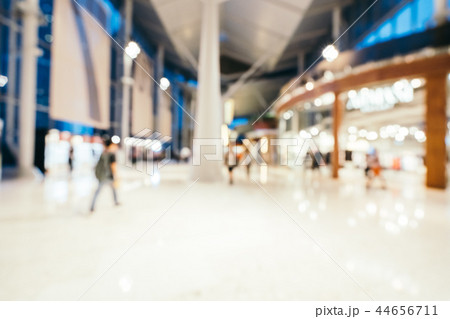 Abstract blur and defocused shopping mall of department store interior 44656711