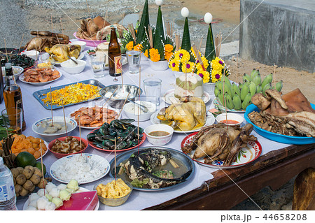 Boiled chicken and pork for worshipping the shrine 44658208