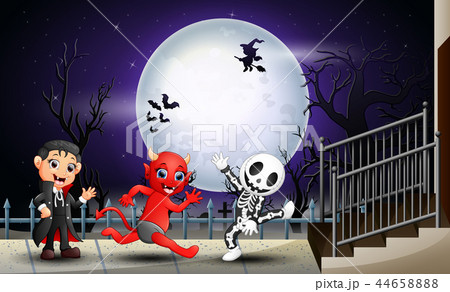 Happy kids halloween in the full moon backgroundのイラスト素材 [44658888] - PIXTA