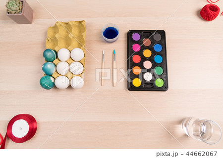 Happy easter, organic egg and painting color 44662067