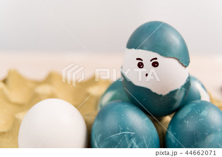 Happy easter, cute boy organic easter eggs Happy easter, cute boy organic easter eggs 44662071