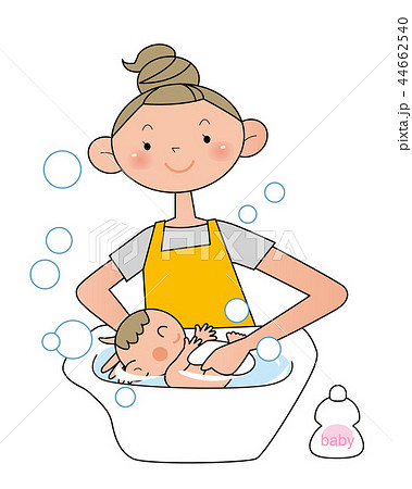 あかちゃんを入浴している、若いお母さん。 44662540
