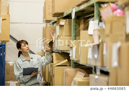 倉庫　物流　流通　ビジネスイメージ　マネジメント 44663065