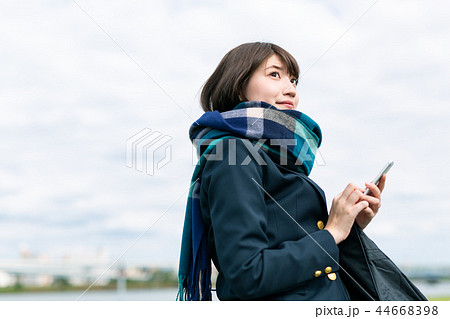 女子高生 学生 スマホ 女子高生 学生 スマホ 44668398
