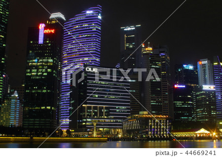 シンガポール 44669241