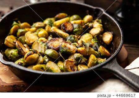 Roasted brussles sprouts Roasted brussles sprouts 44669617