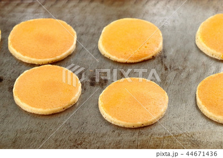 Pancake dorayaki at street food Pancake dorayaki at street food 44671436