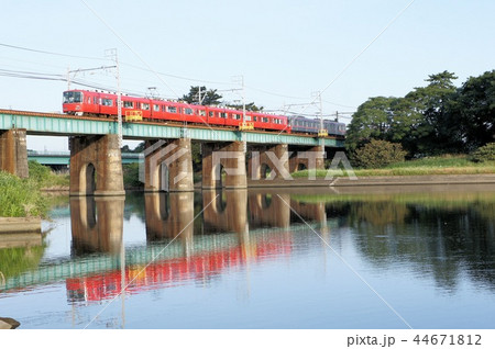 名鉄、乙川を行く 名鉄、乙川を行く 44671812