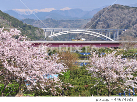 東名富士川橋と新東名新富士川橋-16194 東名富士川橋と新東名新富士川橋-16194 44674938