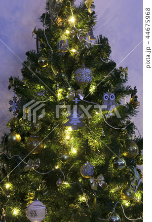 Christmas tree with toys with luminous garland 44675968