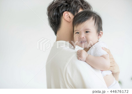 赤ちゃん お父さん 父 44676172