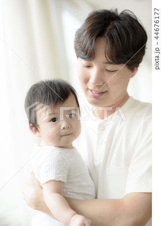 赤ちゃん お父さん 父 44676177