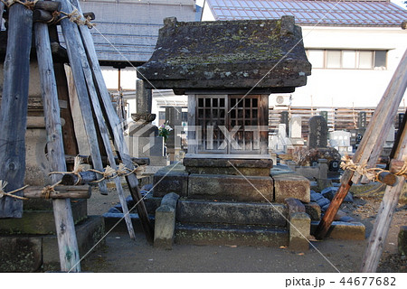 源義経 佐藤継信･忠信兄弟の祠（常信庵／山形県米沢市駅前2-2-29） 44677682