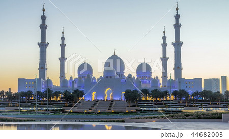 Sheikh Zayed Grand Mosque in Abu Dhabi day to night timelapse after sunset, UAE Sheikh Zayed Grand Mosque in Abu Dhabi day to night timelapse after sunset, UAE 44682003