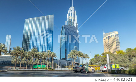Fountains near main entrance to the tallest skyscraper timelapse, Dubai 44682921