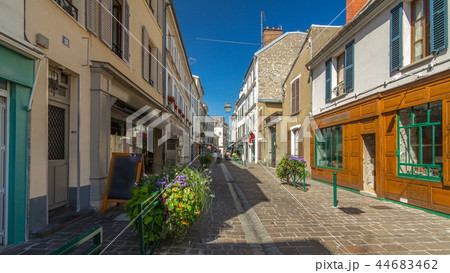Walking on the street of Fontainebleau in France timelapse hyperlapse. 44683462