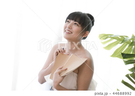 女性 メス 女の人 44688992