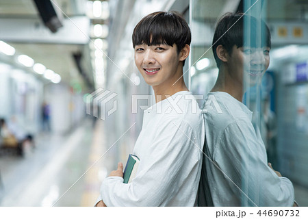 若い男 若い男性 韓国人 44690732
