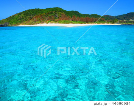 沖縄　座間味島　海　ビーチ　風景 44690984