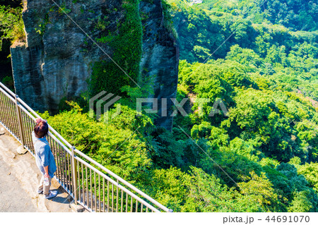 【千葉県】鋸山日本寺の山頂 地獄のぞき 【千葉県】鋸山日本寺の山頂 地獄のぞき 44691070