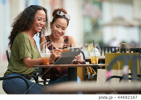 Making online purchases 44692167