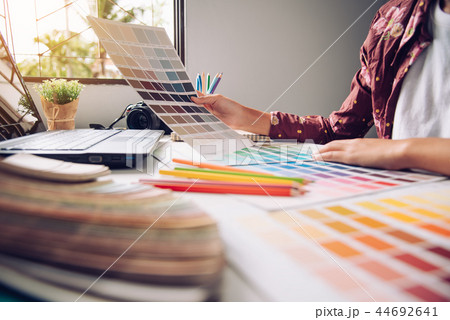 designer graphic creative ,creativity woman   44692641