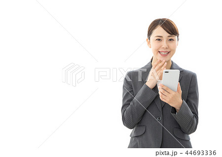ビジネスウーマン スマートフォン 驚く ビジネスウーマン スマートフォン 驚く 44693336