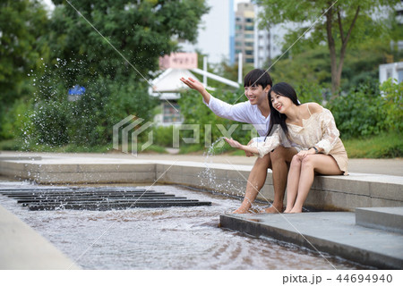 カップル デート 韓国人 44694940