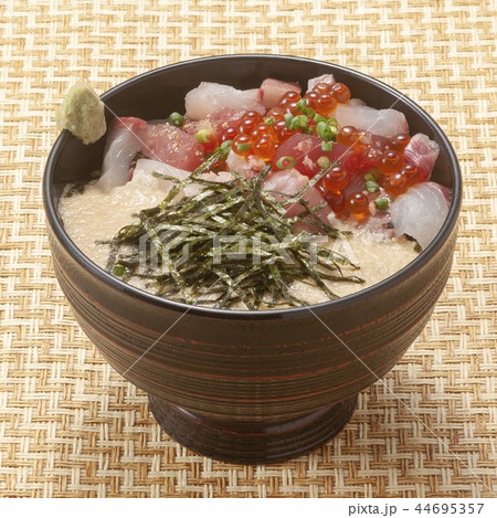 鯛とまぐろの山かけ丼 44695357