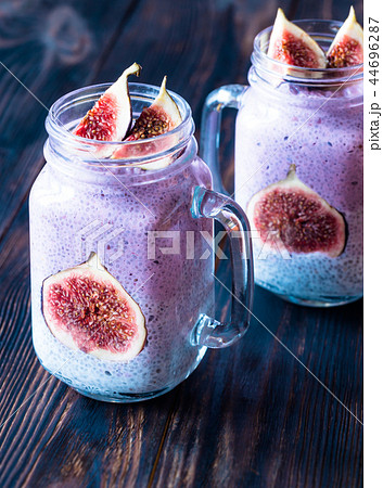 Chia seed puddings with fig slices Chia seed puddings with fig slices 44696287