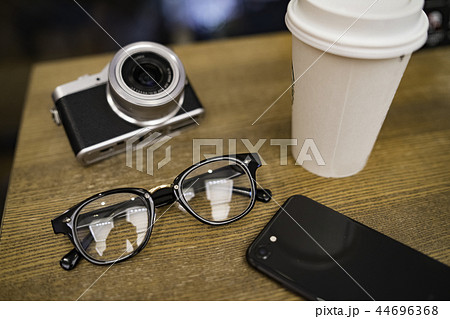 お散歩グッズ スマホ・メガネ・カメラ・カフェ お散歩グッズ スマホ・メガネ・カメラ・カフェ 44696368