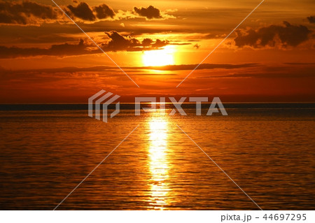 夕暮れ 夕暮れ 44697295