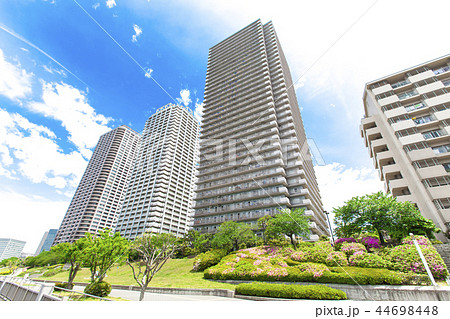 タワーマンションのある都市風景 44698448