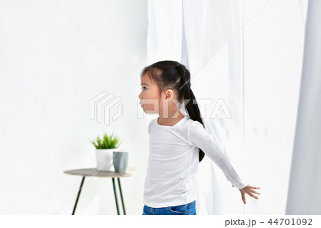 The girls are irritated in the white bedroom. 44701092