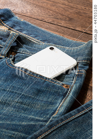 スマホとジーンズ スマホとジーンズ 44703180