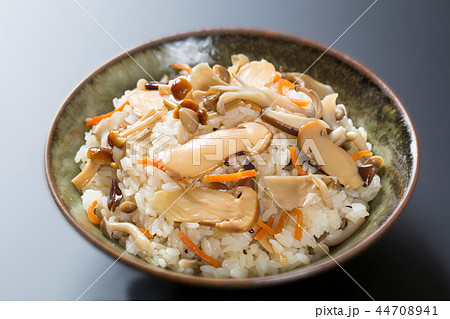 キノコの炊き込みご飯 44708941