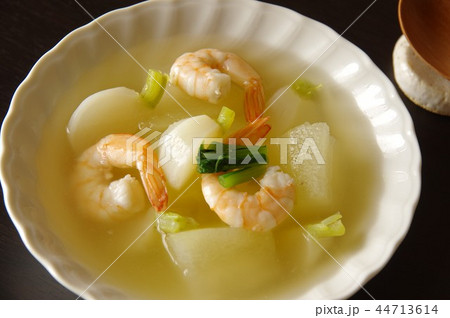 カブと冬瓜の暖かいスープ カブと冬瓜の暖かいスープ 44713614