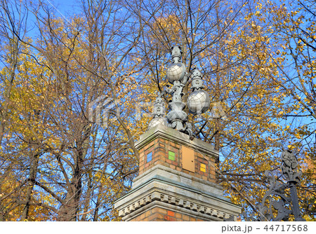 Lantern at the entrance to Mikhailovsky Garden. 44717568