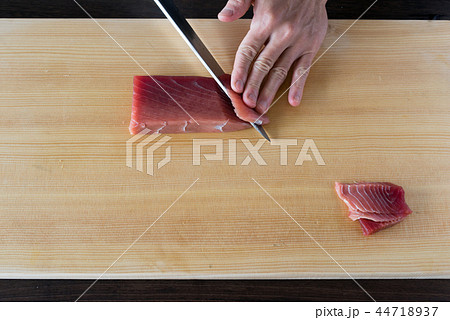 鮪を引く 44718937