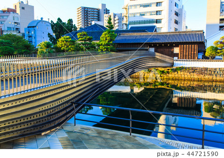 出島表門橋　朝風景　【長崎県長崎市】 44721590